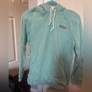 vineyard vines sweatshirt